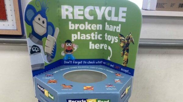Tesco has launched plastic toy recycling points across a number of its stores, turning broken toys into books and reading resources for UK schools.