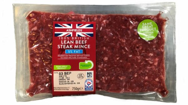 Aldi is trialling vacuum and flow-wrap packed beef mince, the which could cut the amount of plastic packaging used by up to 73%.