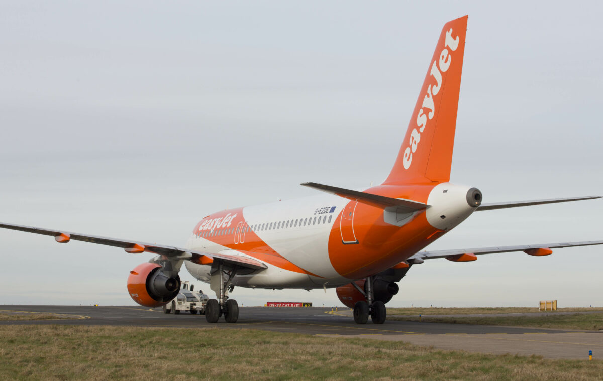 easyJet is replacing “weighty” paper technical and cabin logs with a new e-techlog system which will be rolled out across its 346-strong fleet.